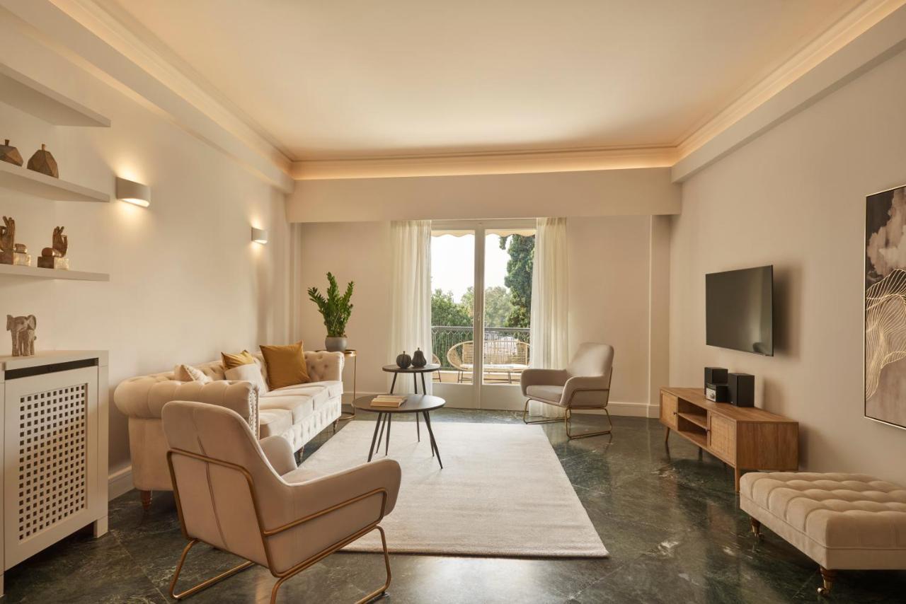 Chic N Bright 3Bd Apt With Hilton View アテネ エクステリア 写真