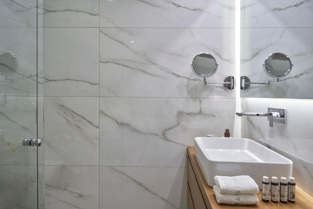 Chic N Bright 3Bd Apt With Hilton View アテネ エクステリア 写真